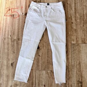 GAP Women's Cropped White Jeans